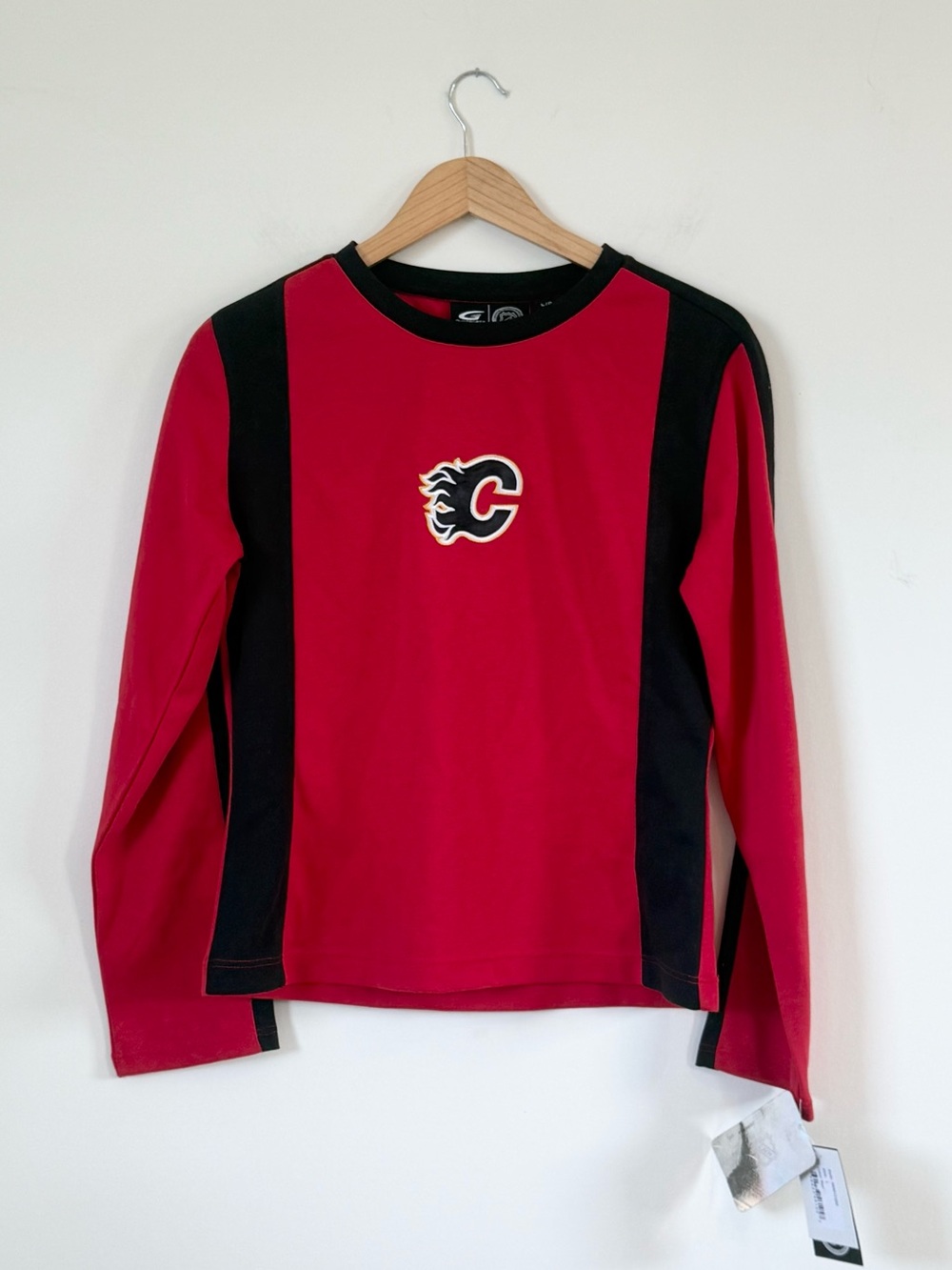 NWT Kids Vintage Calgary Flames NHL Long Sleeve Graphic T-Shirt by G-III Sports